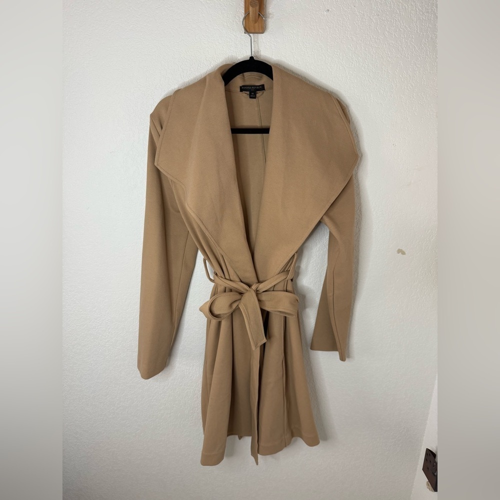 Banana Republic Beige trenchcoat